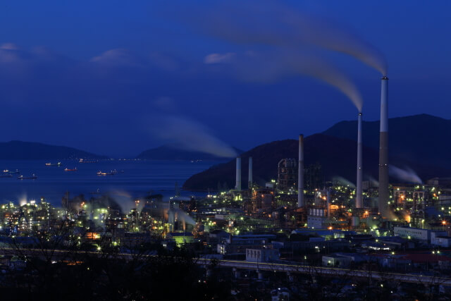 今朝の徳山 | 山口県周南市周南コンビナートの工場夜景と満月